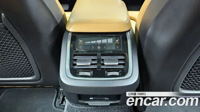 Volvo V60 Cross Country 2020 — Photo 17/20