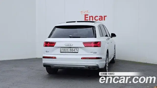 Audi Q7 2019 — Şəkil 15/20