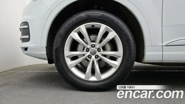 Audi Q7 2019 — Şəkil 16/20