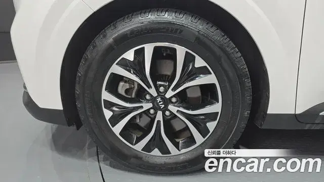 Kia Carnival 2020 — Фото 5/20