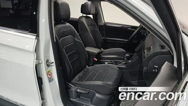 Volkswagen Tiguan Allspace 2022 — Şəkil 17/20