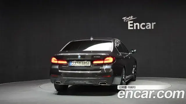BMW 5 Series 2021 — Şəkil 9/20