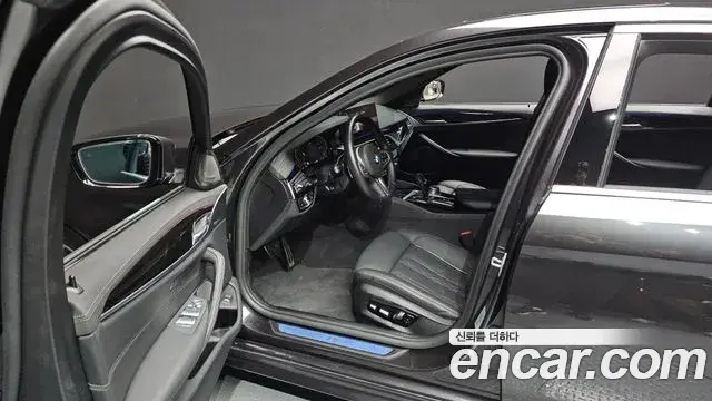 BMW 5 Series 2021 — Şəkil 10/20