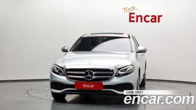 Mercedes-Benz E-Class 2019 — Şəkil 17/20