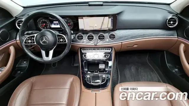 Mercedes-Benz E-Class 2019 — Şəkil 13/20