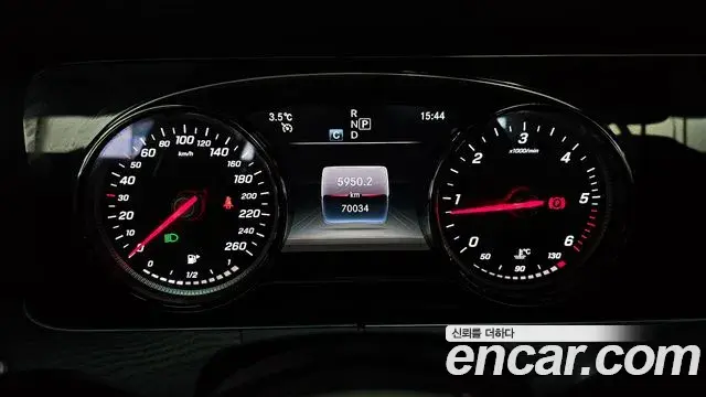Mercedes-Benz E-Class 2019 — Şəkil 9/20
