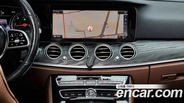Mercedes-Benz E-Class 2019 — Şəkil 11/20