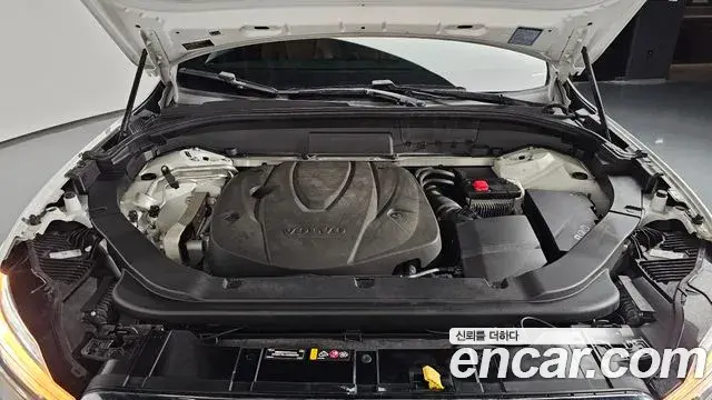 Volvo XC60 2018 — Şəkil 15/20