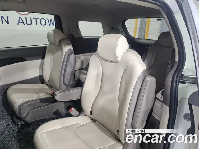 Kia Carnival 2021 — Фото 7/16