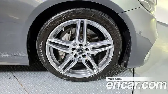 Mercedes-Benz E-Class 2019 — Şəkil 10/20