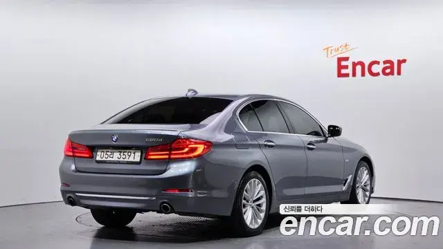 BMW 5 Series 2018 — Фото 2/20