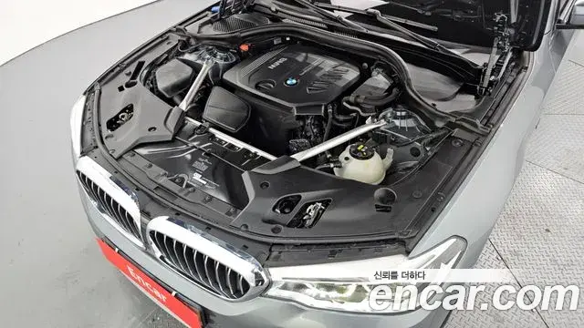 BMW 5 Series 2018 — Фото 6/20