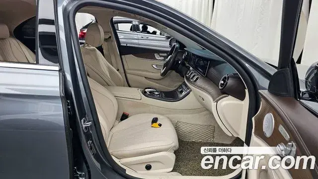 Mercedes-Benz E-Class 2020 — ფოტო 3/20
