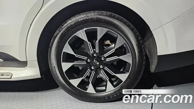 Kia Carnival 2020 — Фото 5/20