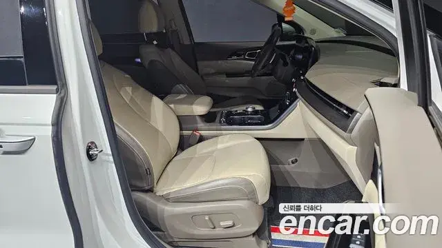 Kia Carnival 2020 — Фото 10/20