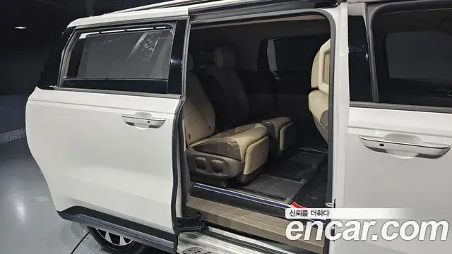 Kia Carnival 2020 — Фото 12/20