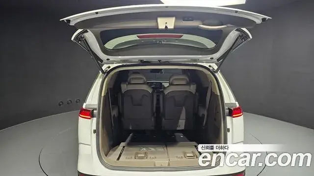 Kia Carnival 2020 — Фото 20/20