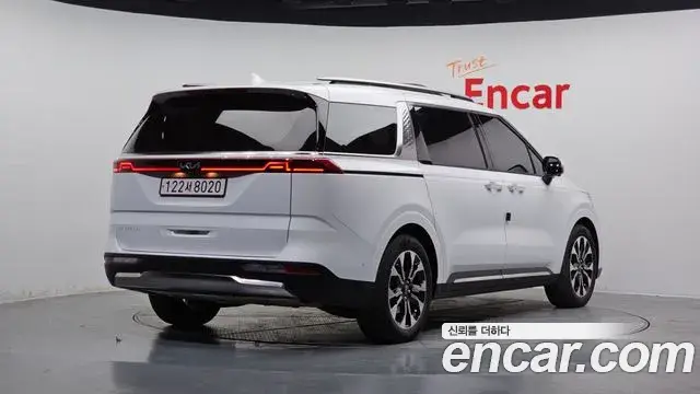 Kia Carnival 2022 — ფოტო 15/20