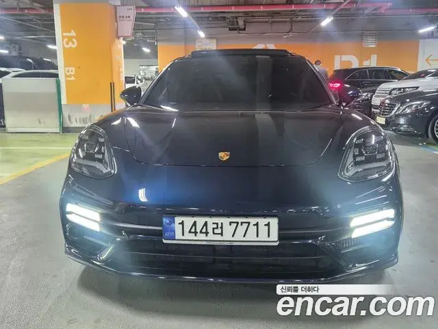 Porsche Panamera 2023 — ფოტო 3/20