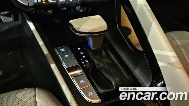 Hyundai The New Avante Hybrid 2022 — ფოტო 13/20
