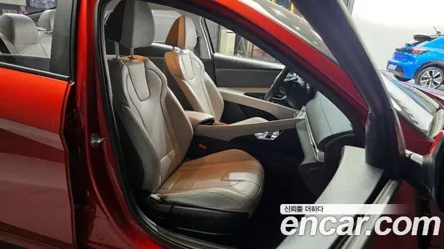 Hyundai The New Avante Hybrid 2022 — ფოტო 16/20