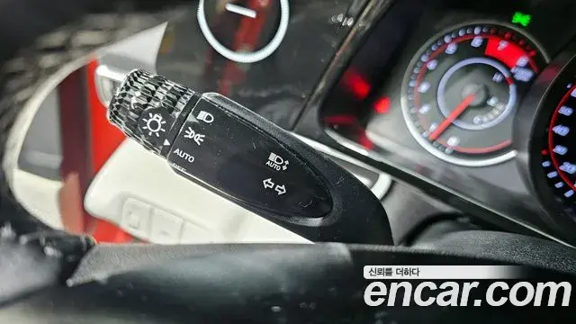 Hyundai The New Avante Hybrid 2022 — ფოტო 1/20