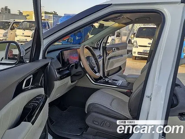 Kia Carnival 2021 — Фото 16/20