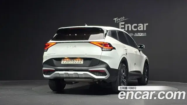 Kia Sportage 2022 — Photo 8/20