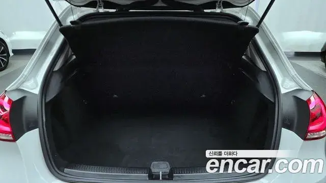 Mercedes-Benz A-Class 2020 — Photo 19/20