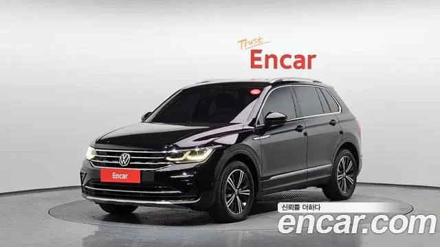 Volkswagen Tiguan 2021 — Photo 18/20