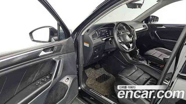 Volkswagen Tiguan 2021 — Photo 20/20