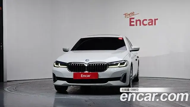 BMW 5 Series 2022 — Şəkil 19/20