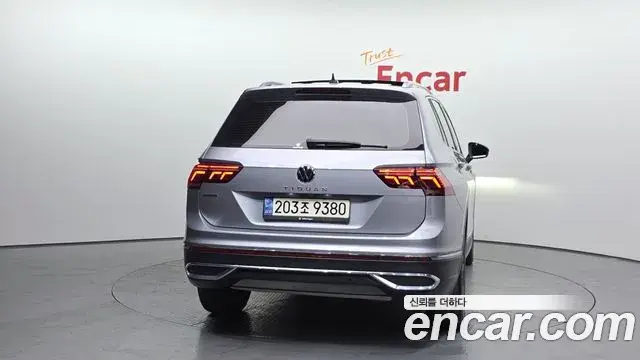 Volkswagen Tiguan Allspace 2022 — Photo 8/20
