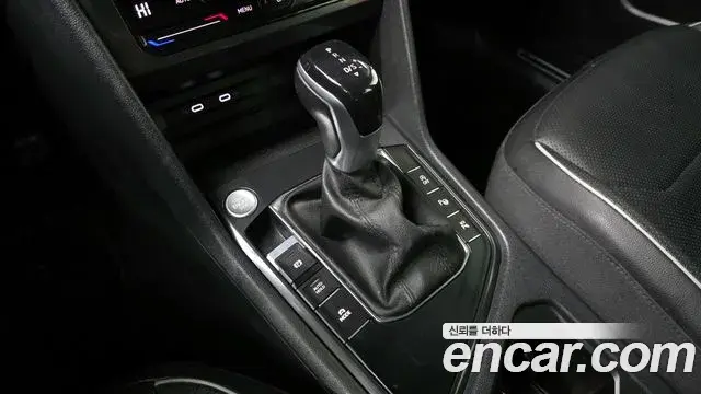 Volkswagen Tiguan Allspace 2022 — Photo 10/20