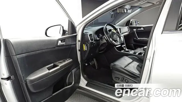 Kia Sportage The Bold 2019 — ფოტო 8/20