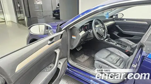 Volkswagen Arteon 2018 — Фото 10/20