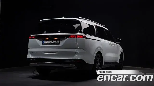 Kia Carnival 2023 — Фото 2/20