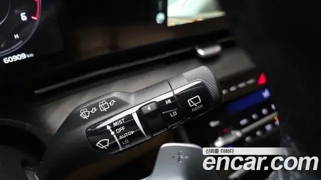 Kia Carnival 2023 — Фото 17/20