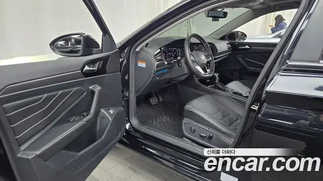 Volkswagen Jetta 2024 — Photo 14/20