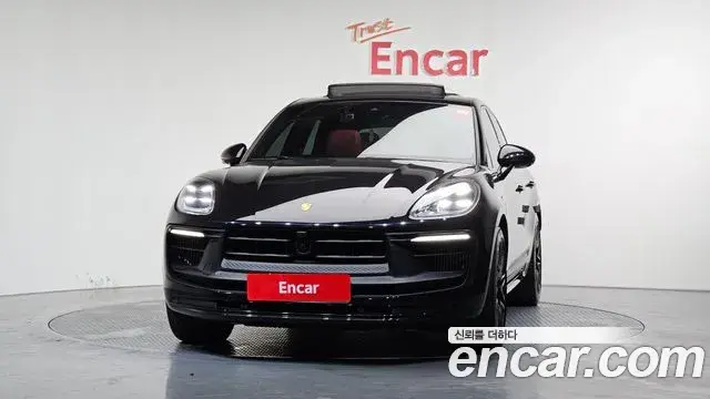 Porsche Macan 2023 — ფოტო 10/20