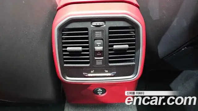 Porsche Macan 2023 — ფოტო 5/20