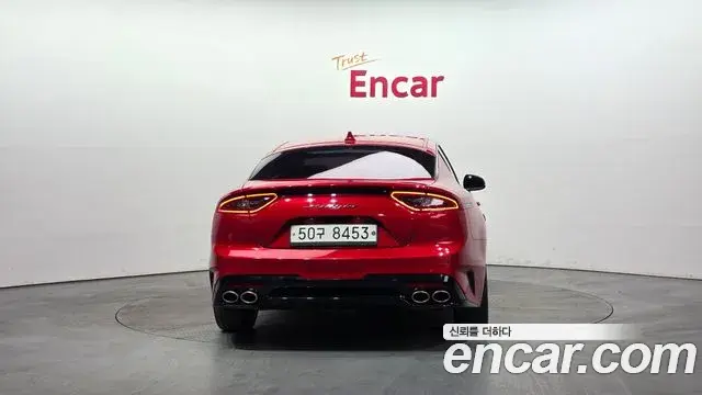 Kia Stinger 2019 — ფოტო 19/20