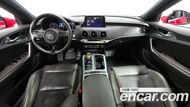 Kia Stinger 2019 — ფოტო 18/20
