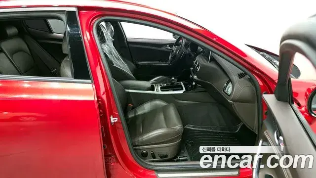 Kia Stinger 2019 — ფოტო 2/20