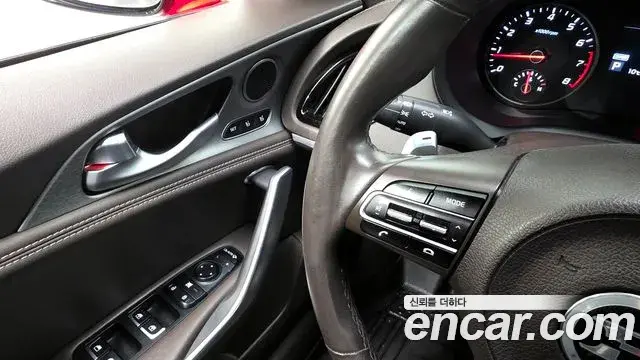 Kia Stinger 2019 — ფოტო 11/20