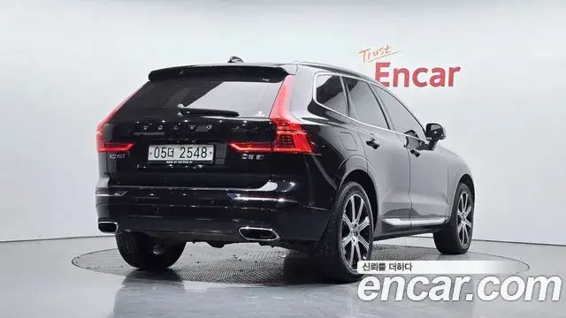Volvo XC60 2019 — Фото 2/20