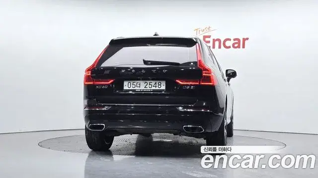 Volvo XC60 2019 — Фото 4/20