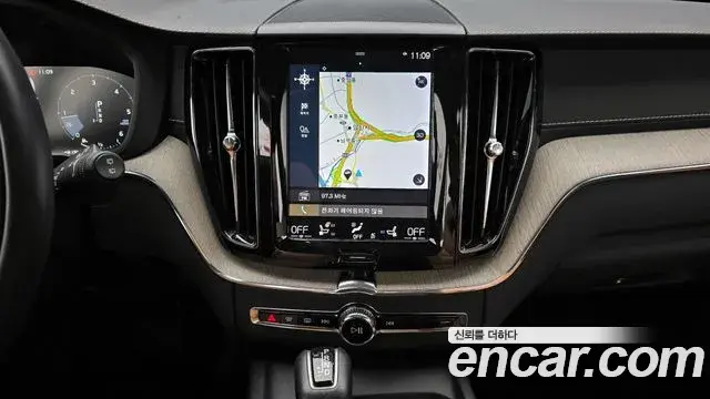 Volvo XC60 2019 — Фото 14/20