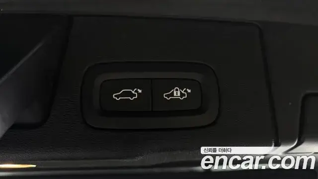 Volvo XC60 2019 — Фото 20/20