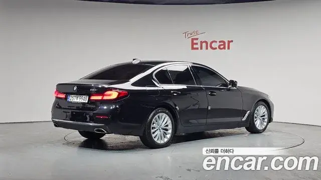 BMW 5 Series 2021 — Şəkil 15/20